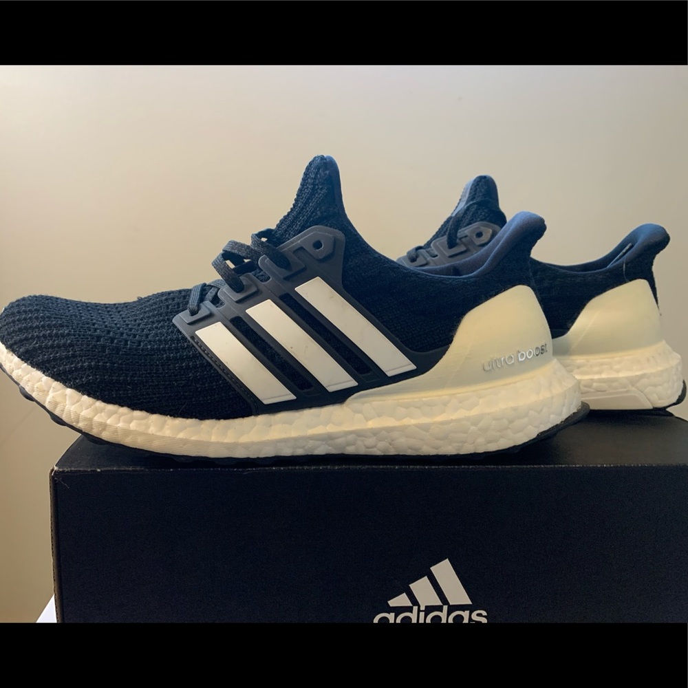 Adidas UltraBoost 🖤🤍